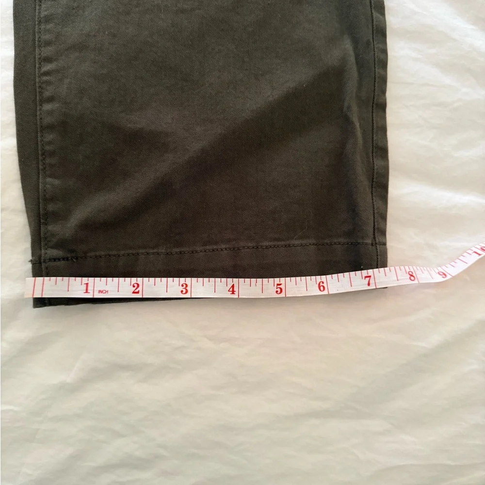J Crew Men’s Olive drawstring pants never worn size medium